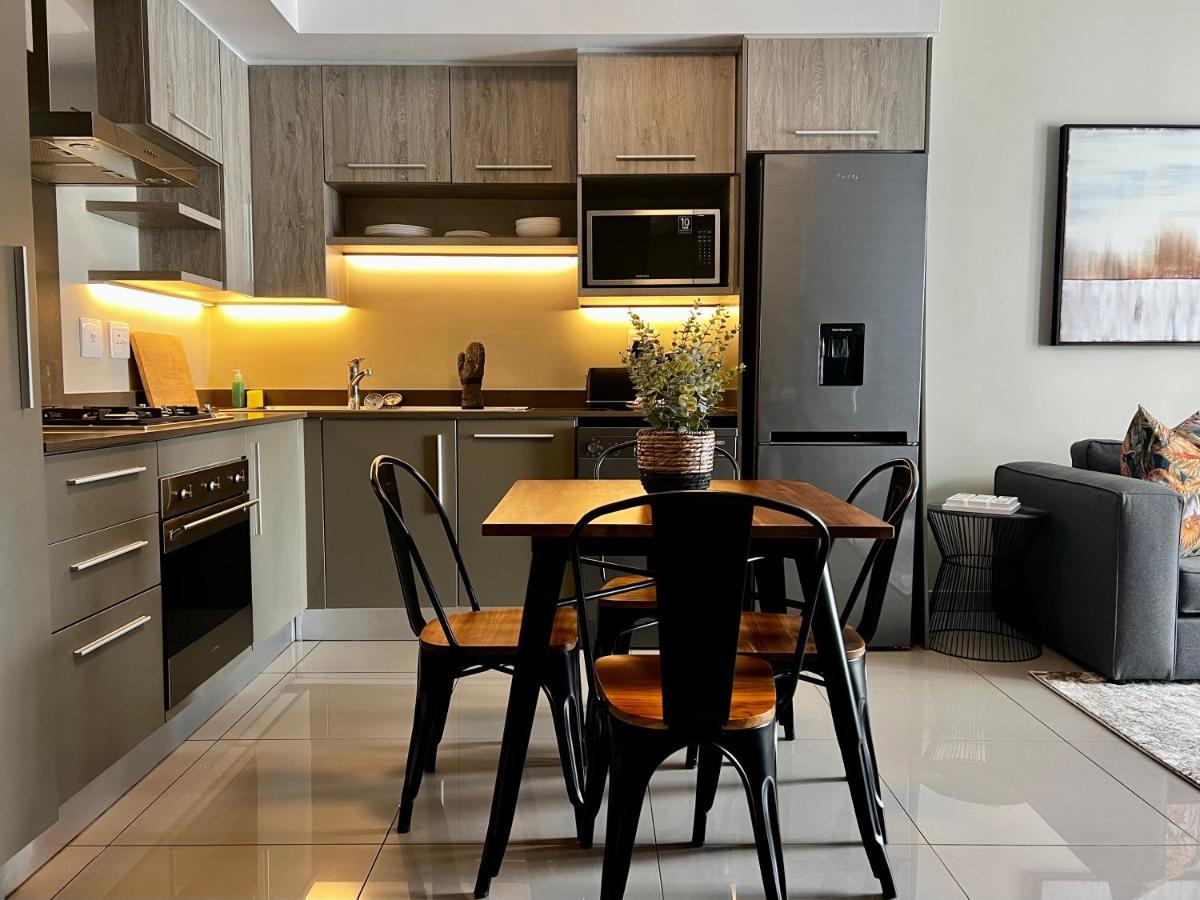 The Tyrwhitt Rosebank Apartments (Adults Only) Johannesburg Esterno foto