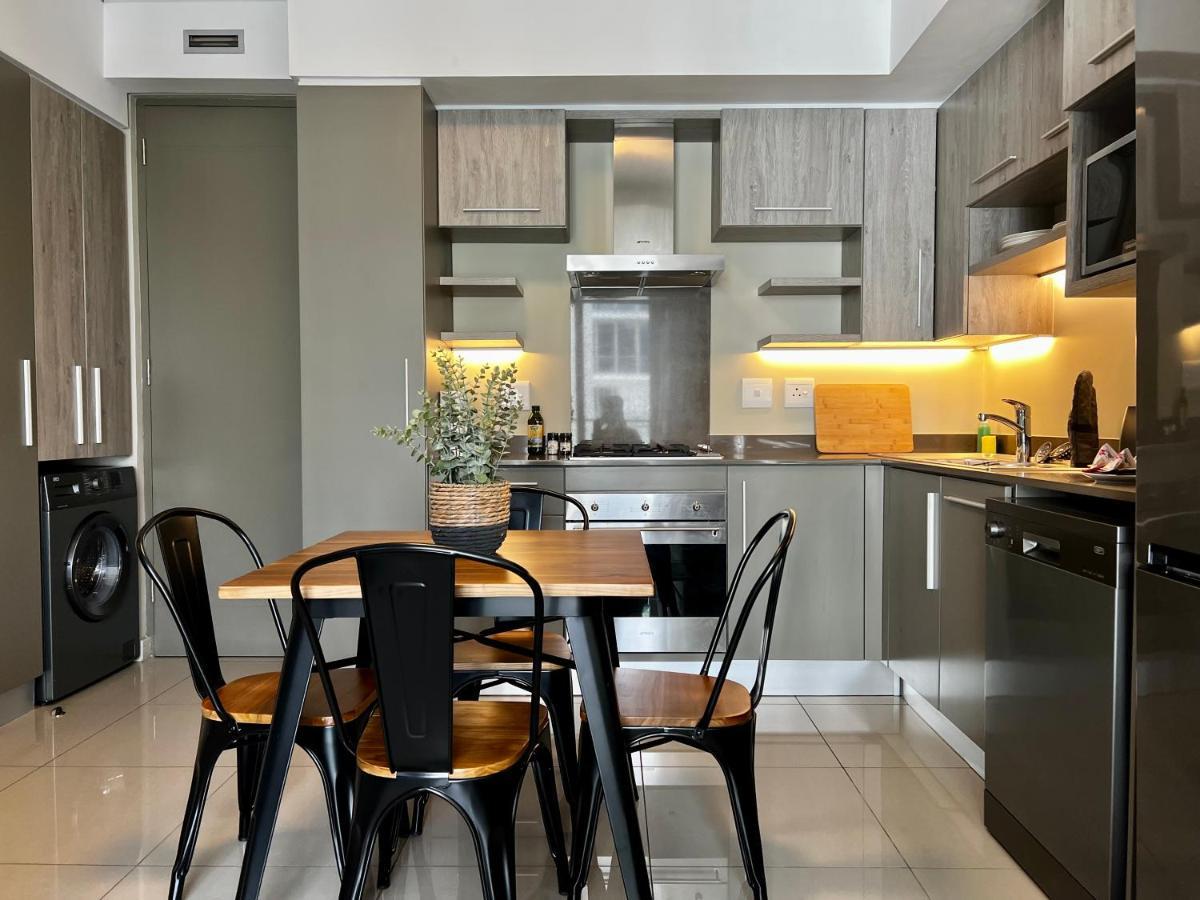 The Tyrwhitt Rosebank Apartments (Adults Only) Johannesburg Esterno foto