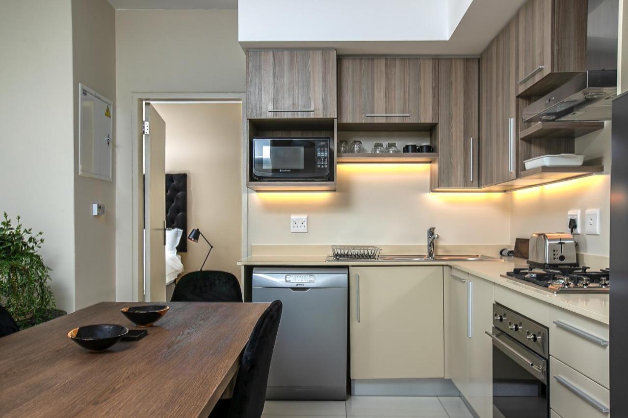The Tyrwhitt Rosebank Apartments (Adults Only) Johannesburg Esterno foto